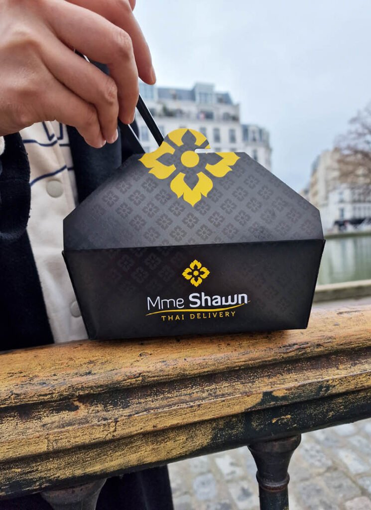 Boîte rectangulaire avec motif de grande fleur pour Mme Shawn